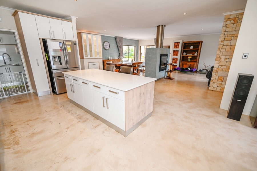 5 Bedroom Property for Sale in Vierlanden Western Cape